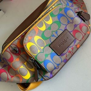 Coach track belt bag in Rainbow signature Canvas